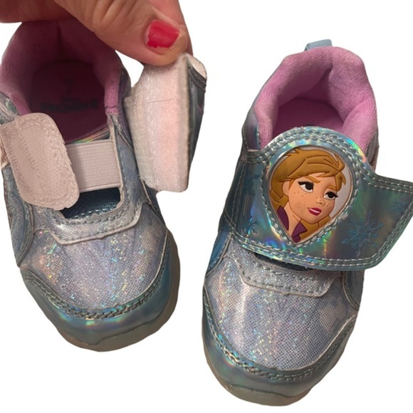 Frozen Shoes Size 7 - Picture 6 of 8